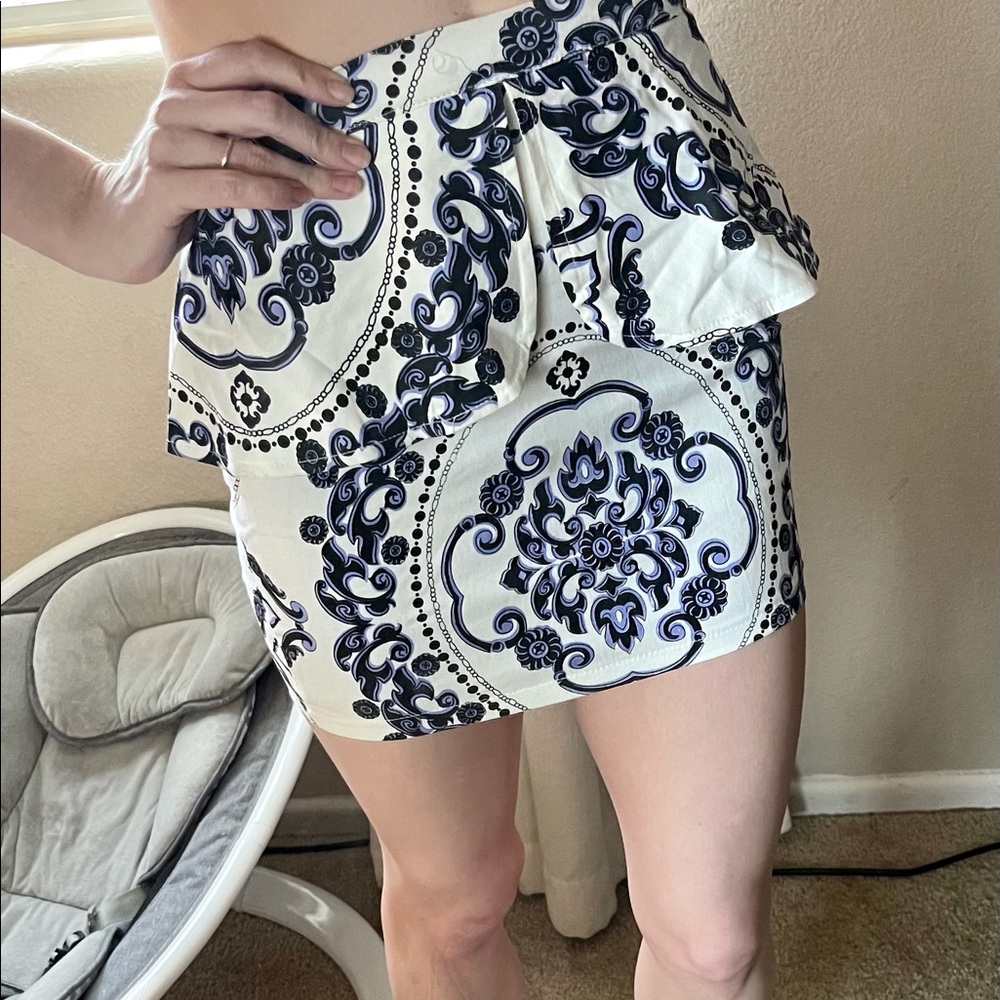 Xenia boutique mini skirt